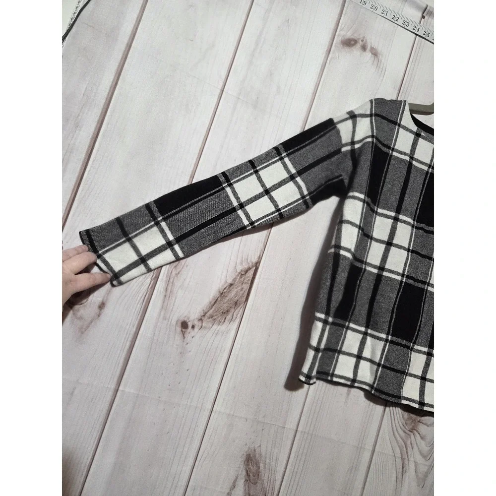 Tahari Sweater‎ Womens Large Black Gray Plaid Boat Neck Soft Knit Pullover Top